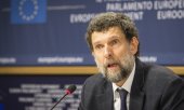 Osman Kavala, chairman of the Turkish cultural organisation Anadolu Kültür, at a press conference on the Turkish-Kurdish peace process at the European Parliament in Brussels on 11 December 2014. (© picture alliance / AP Photo/Wiktor Dabkowski)