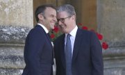 Le président français Emmanuel Macron (à gauche) et le Premier ministre britannique Keir Starmer, au Palais de Blenheim. (© picture alliance/ASSOCIATED PRESS/Jacob King)