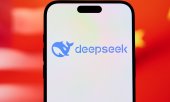 DeepSeek a évincé son concurrent ChatGPT de la première place des applications les plus téléchargées sur l'App-Store, le magasin d'applications d'Apple. (© picture-alliance/dpa)