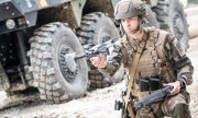 Демонстрация системы дронов на выставке вооружения Eurosatory в Париже, июнь 2024 года. (© picture-alliance/Крис Эмиль Янссен/Крис Эмиль Янссен)