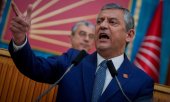 Özgür Özel at a CHP parliamentary group meeting on 2 June 2026. (© picture-alliance/dpa)