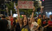 Israelis demonstrate in Tel Aviv for a deal to release the hostages. (© picture alliance/dpa/Ilia Yefimovich)