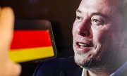 Elon Musk nutzt seinen Social-Media-Kanal X zu politischer Einflussnahme. (© picture alliance/NurPhoto/Dominika Zarzycka)