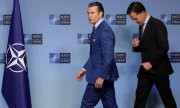 US Defence Secretary Hegseth (left) and Nato Secretary General Rutte on 13 February in Brussels. (© picture-alliance/ASSOCIATED PRESS / Geert Vanden Wijngaert)