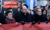 Vladimir Kara-Murza (centre) and Yulia Navalnaya (right) on 17 November in Berlin. (© picture alliance/ dpa / Christoph Reichwein)