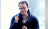 Anthropic CEO Dario Amodei has called for more time in the AI race to make the technology safer. (© picture alliance / AP Photo/Jeff Chiu Jeff Chiu)