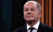 German Chancellor Olaf Scholz on 10 November before a TV interview. (© picture alliance/dpa / Carsten Koall)