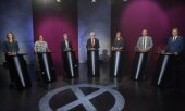 Claudia Wittig (BSW), Susan Sziborra-Seidlitz (Alliance 90/The Greens), Lydia Hüskens (FDP), Minister for Infrastructure and Digital Affairs of Saxony-Anhalt, Armin Willingmann (SPD), Minister for Science, Energy, Climate Protection and the Environment of the state of Saxony-Anhalt, Eva von Angern (The Left), Ulrich Siegmund (AfD) and Sven Schulze (CDU), Minister-President of Saxony-Anhalt, in the MDR Wahlarena studio. (© picture alliance/dpa Klaus-Dietmar Gabbert)