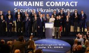 Gruppenbild im Rahmen der Unterstützerkonferenz Ukraine Compact am Rande des Nato-Gipfels in Washington. (© picture-alliance/dpa)