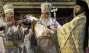 Patriarch Daniel Ciobotea (Mitte) ist seit 2007 Oberhaupt der orthodoxen Kirche Rumäniens. (© picture alliance / dpa / Robert Ghement)