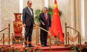 Chinese Premier Li Qiang welcomed German Chancellor Friedrich Merz in the Great Hall of the People in Beijing on 25 February. (© picture alliance/dpa / Michael Kappeler)