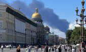 Smoke was clearly visible both in the historic city centre and at the Spief site on the outskirts of St. Petersburg. (© picture alliance / Anadolu / Ali Cura)