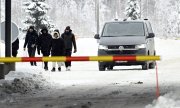 Migrants at the Russian-Finnish border in December 2023. (© picture alliance/dpa/Lehtikuva Heikki Saukkomaa)