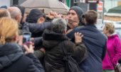 A scuffle between government supporters and critics on election day in Kula, Serbia. (© picture alliance / SIPA / Spasa Dakic)